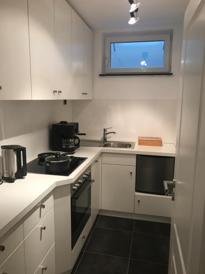 Helle Souterrainwohnung Mit Komfort * Munich