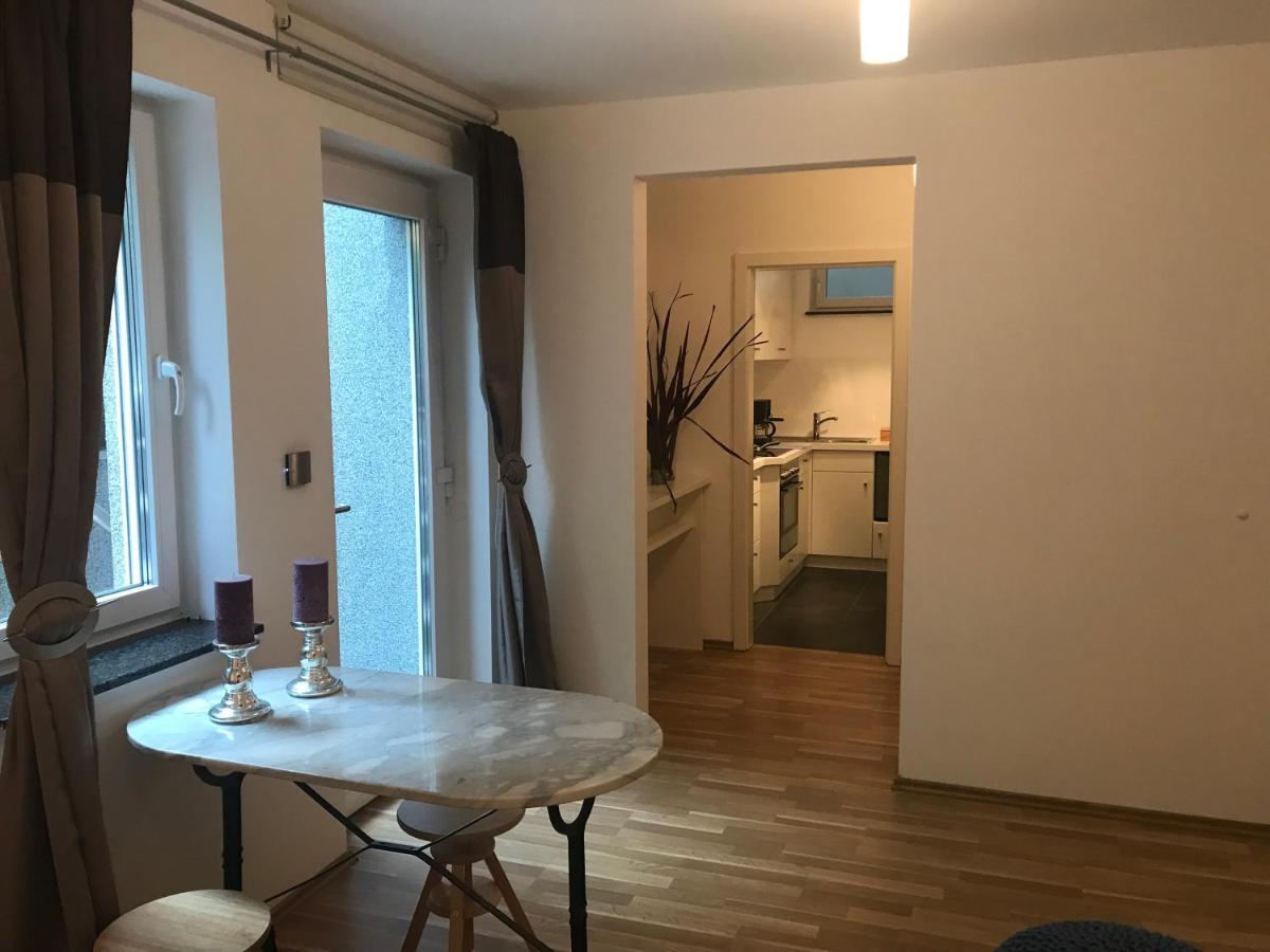 Helle Souterrainwohnung Mit Komfort Apartment Munich
