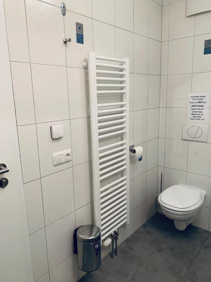 Apartment Private, Dog-friendly Room- Easy Access To City Centre And Trade Fair- Free Parking