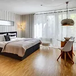 Mkm Apartments Sunny