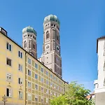 2 Bedroom Top Floor Apartment Direct On Marienplatz