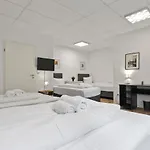 Flatista Homes - Garden House