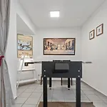 Flatista Homes - Garden House