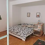 Center Schwabing Spacious Flat