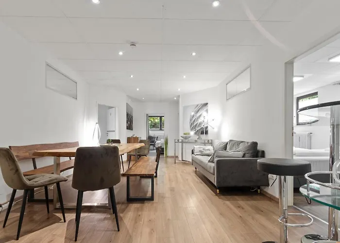 Flatista Homes - Garden House