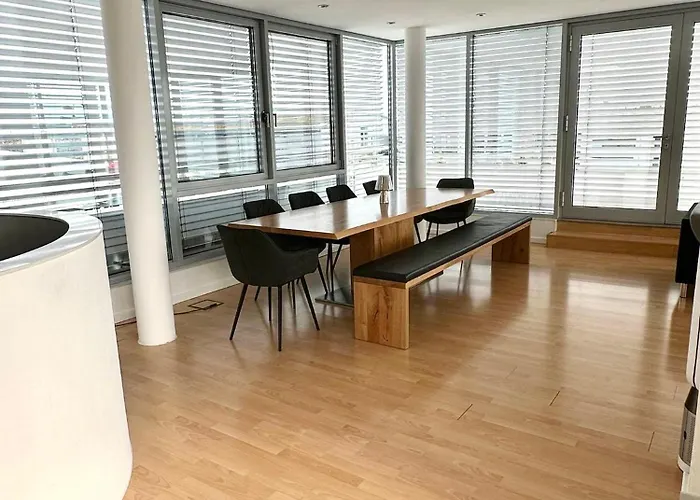 Exposky Rooms