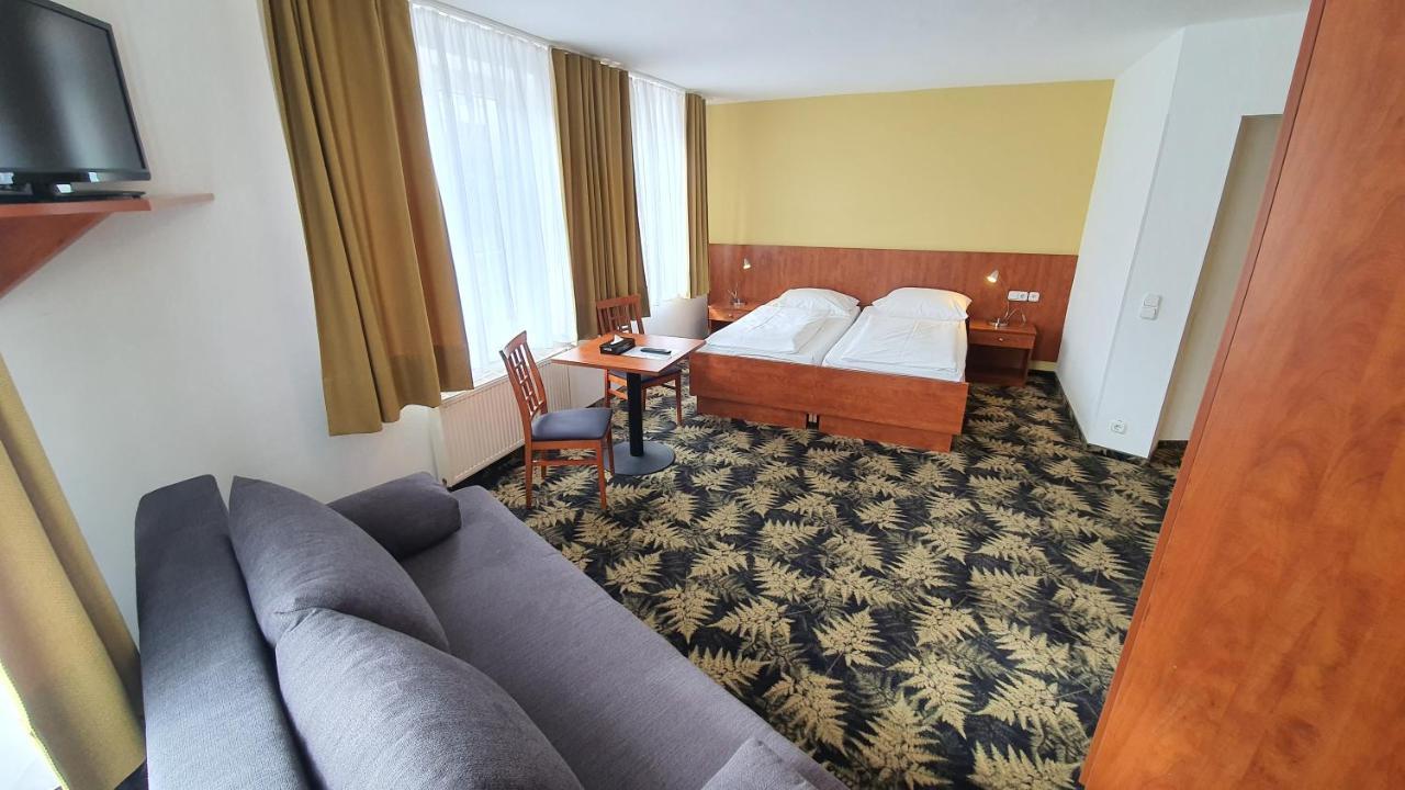Hotel Der Tannenbaum 2*