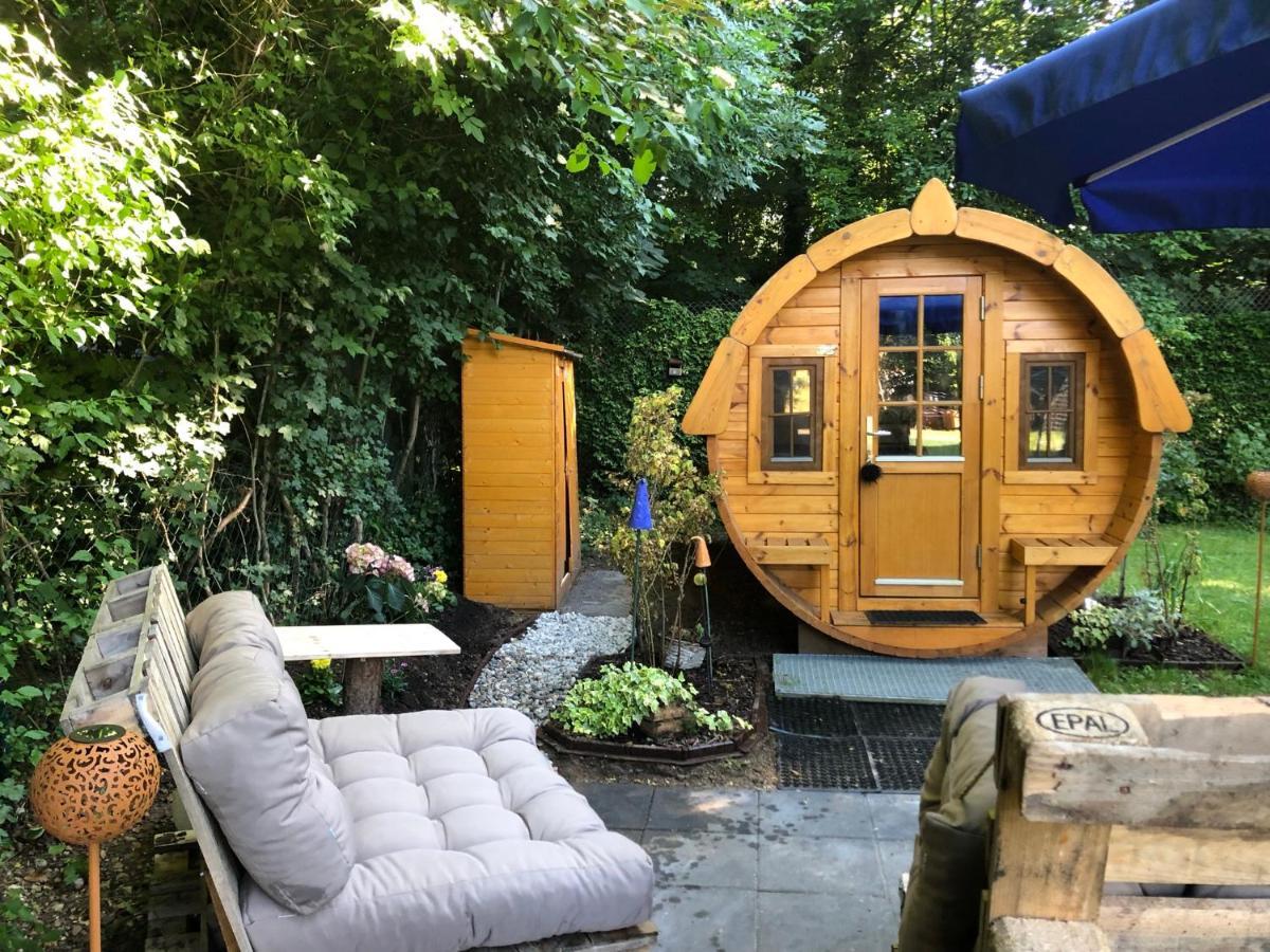 Holz-wohnfass In Muenchen-nymphenburg Munich