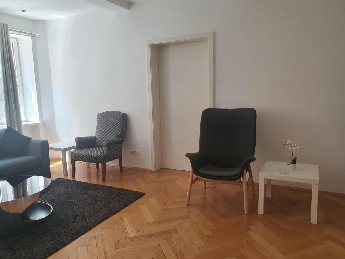 Apartment-Mit-2-Schlafzimmern *