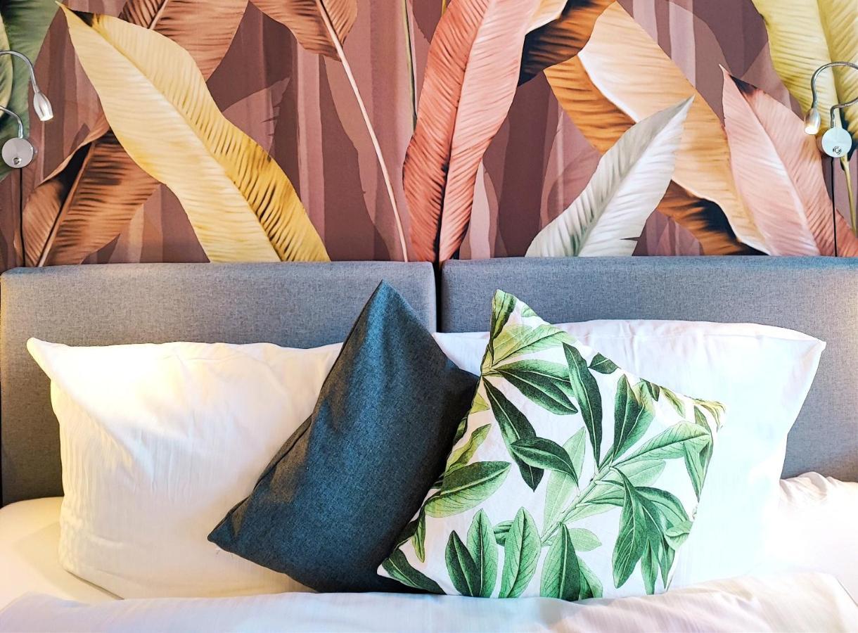 Homely 7 - Elegant Self-check-in For Urban Travelers