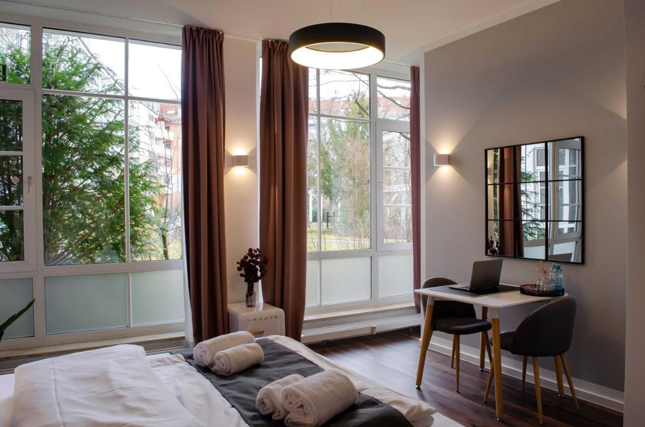 Homely 7 - Elegant Self-check-in For Urban Travelers