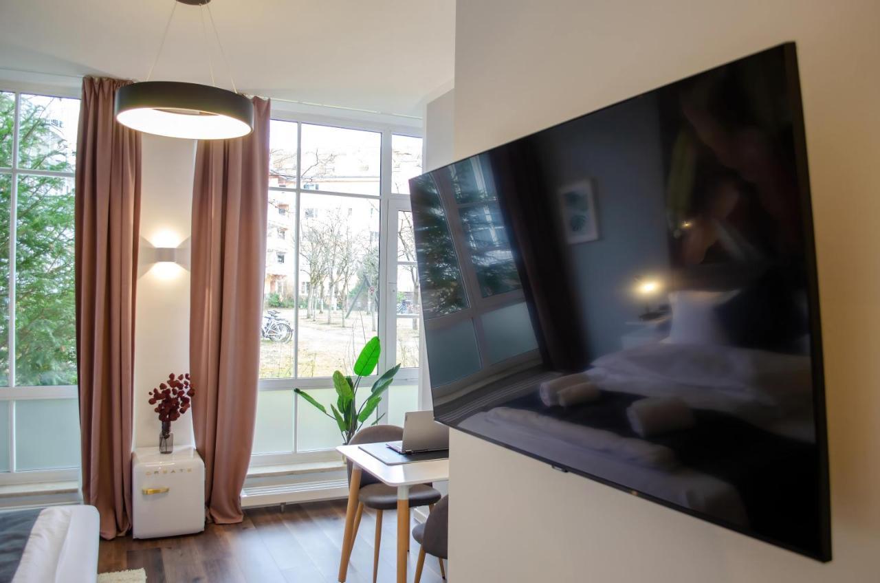 Homely 7 - Elegant Self-check-in For Urban Travelers *