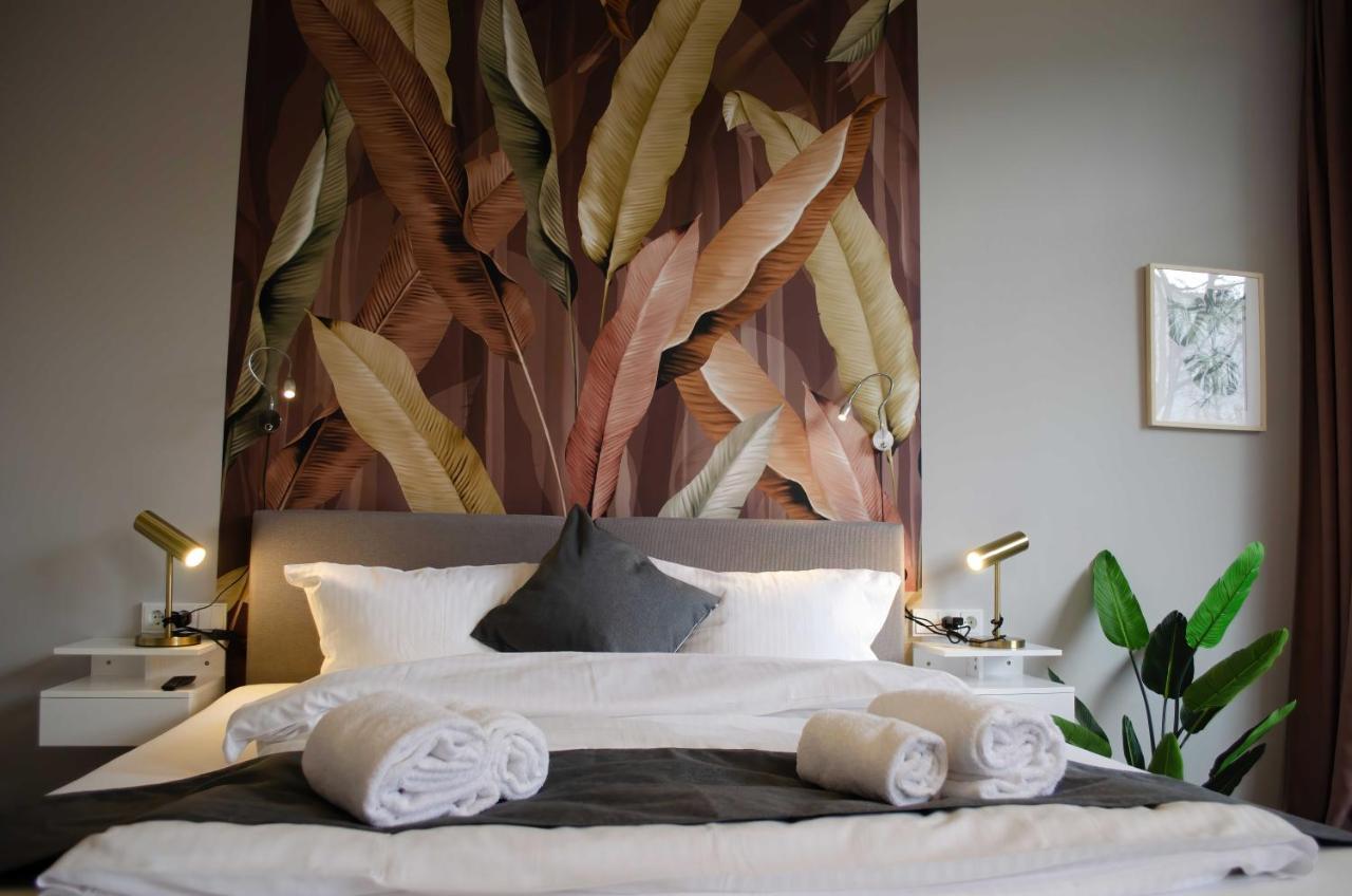 Homely 7 - Elegant Self-check-in For Urban Travelers