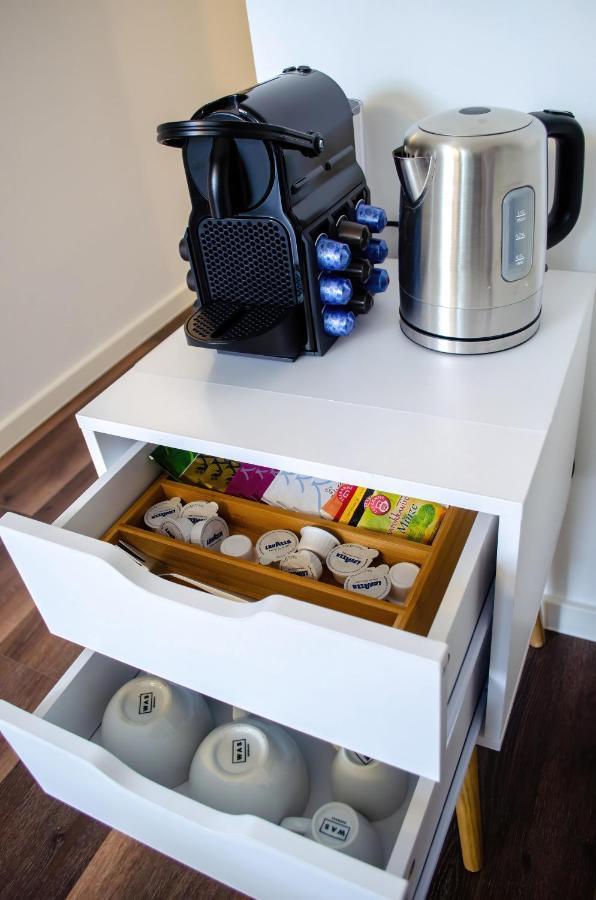 Homely 7 - Elegant Self-check-in For Urban Travelers *