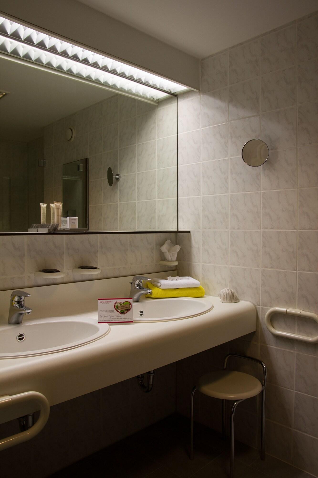 Exquisit Hotel 4*