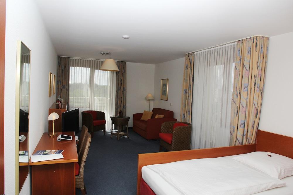 Gästehaus Forum Am Westkreuz Aparthotel 3*