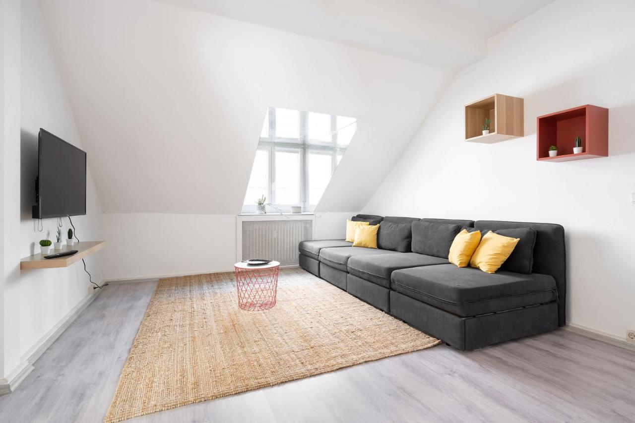 2 Bedroom Floor Direct On Marienplatz *