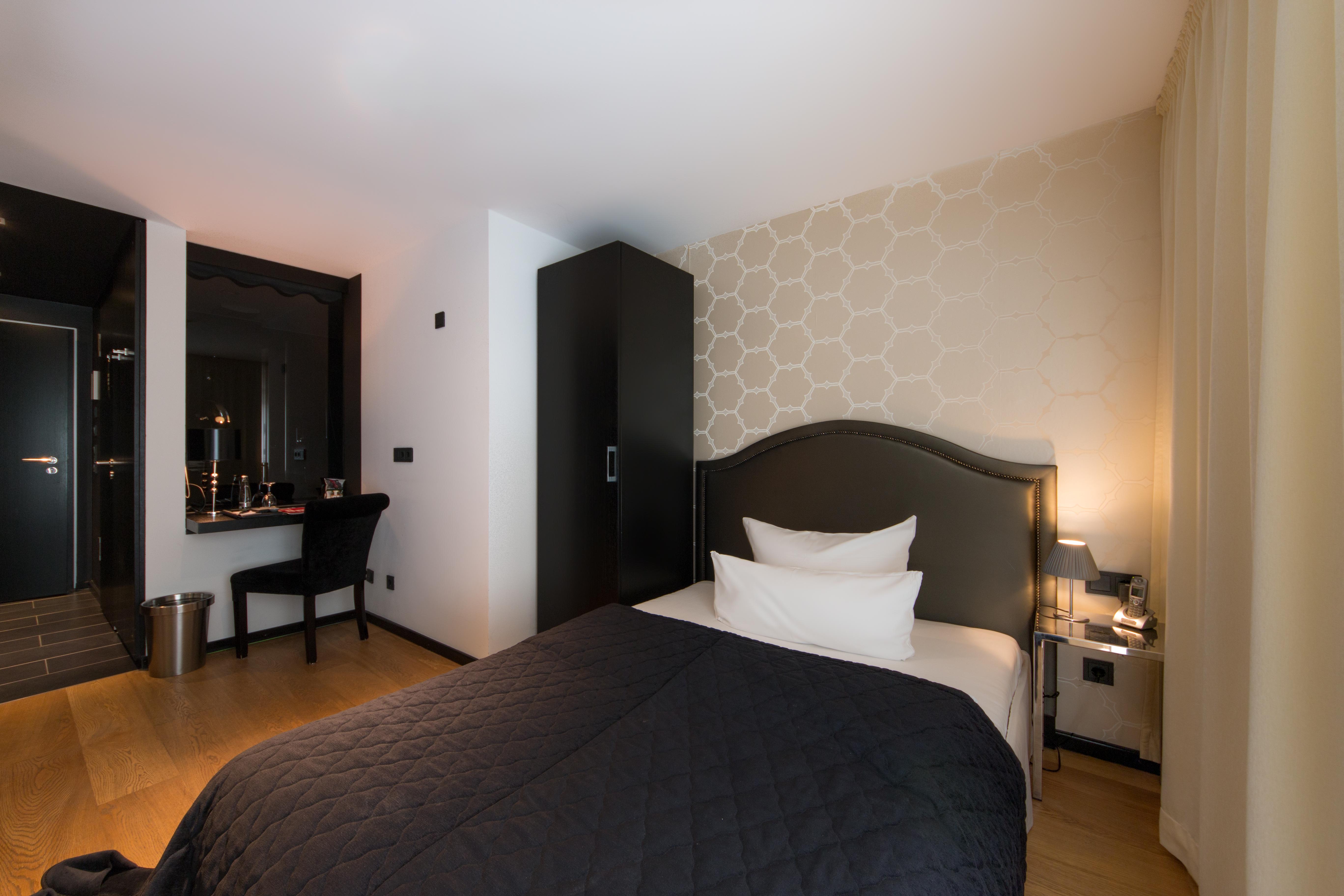 Hotel La Mansion Vi Vadi Munich
