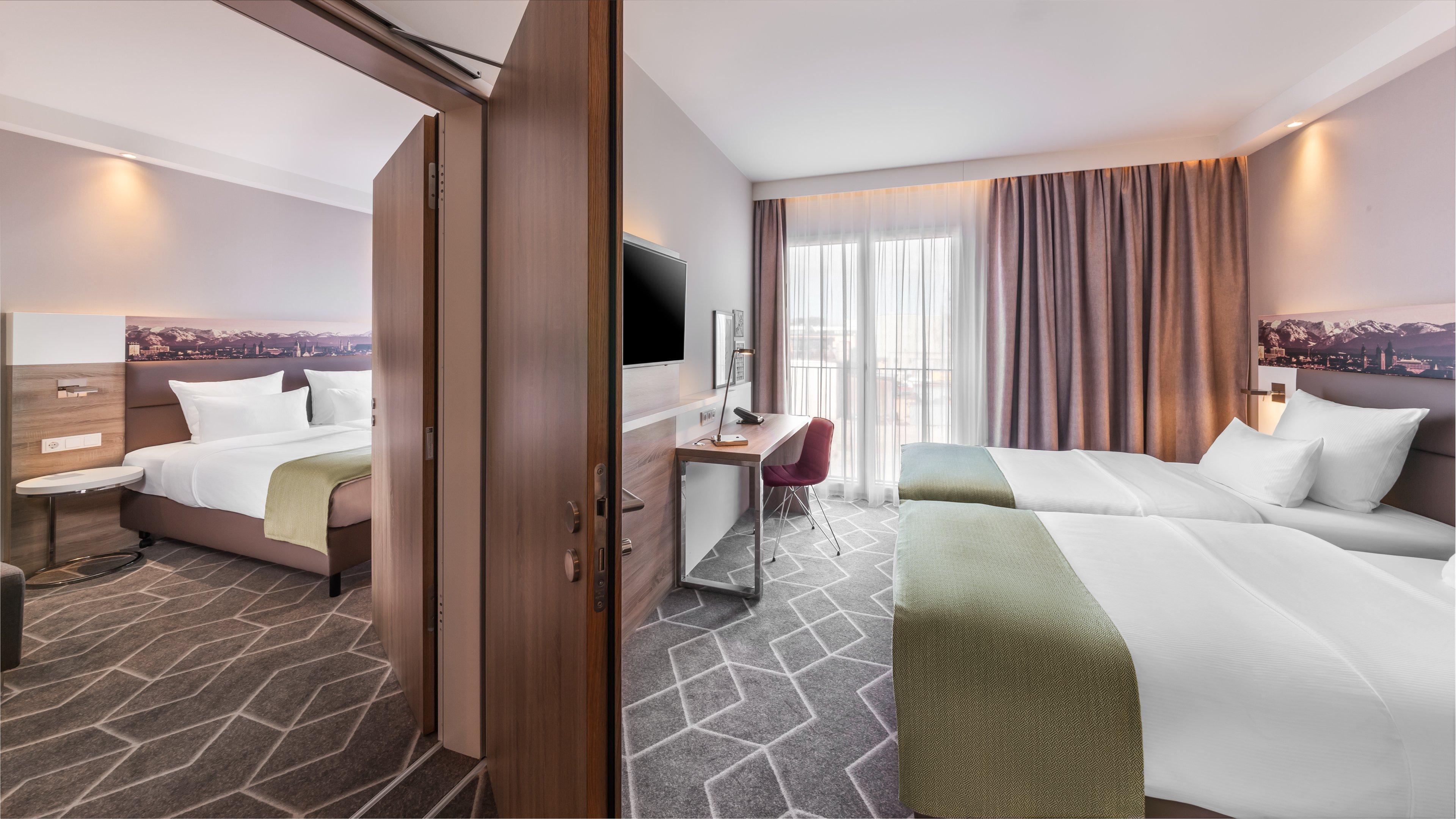- East, An Ihg Hotel