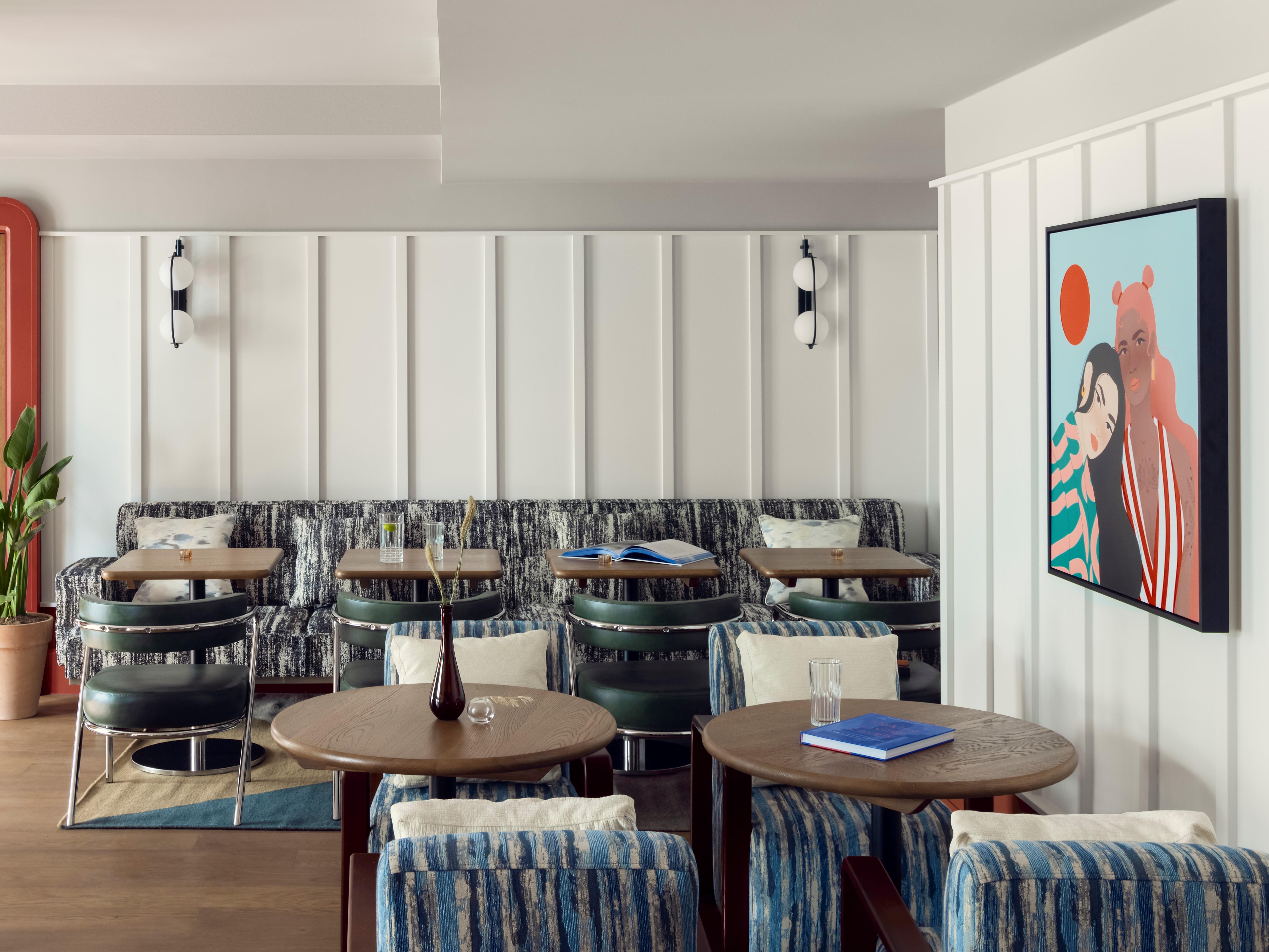 Schwan Locke 4* Munich