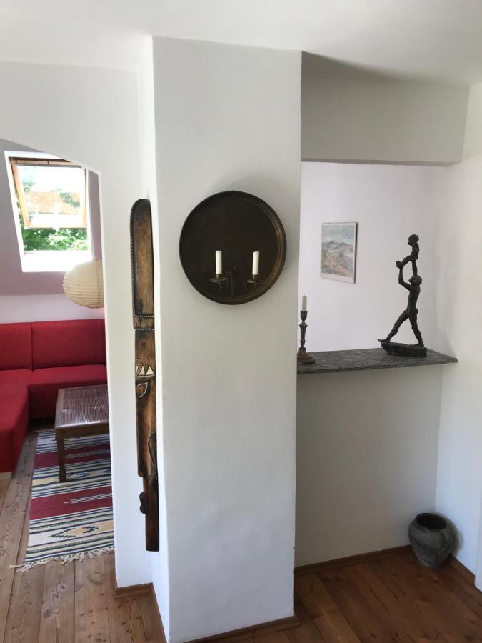 Charmante Altbau-dg-wohnung *