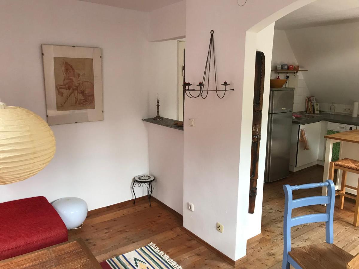 Charmante Altbau-dg-wohnung *