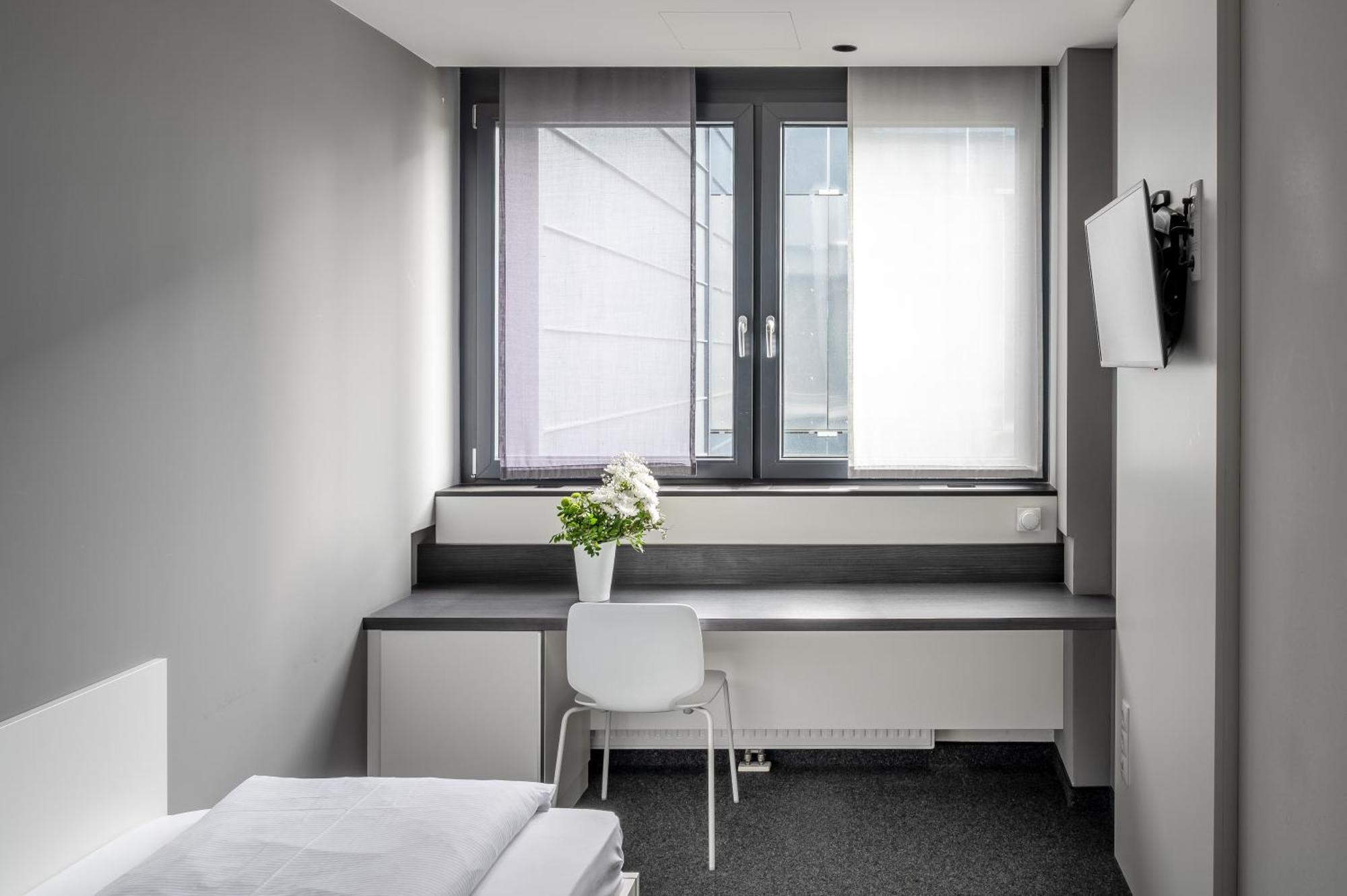 Numa Viktoria Munich