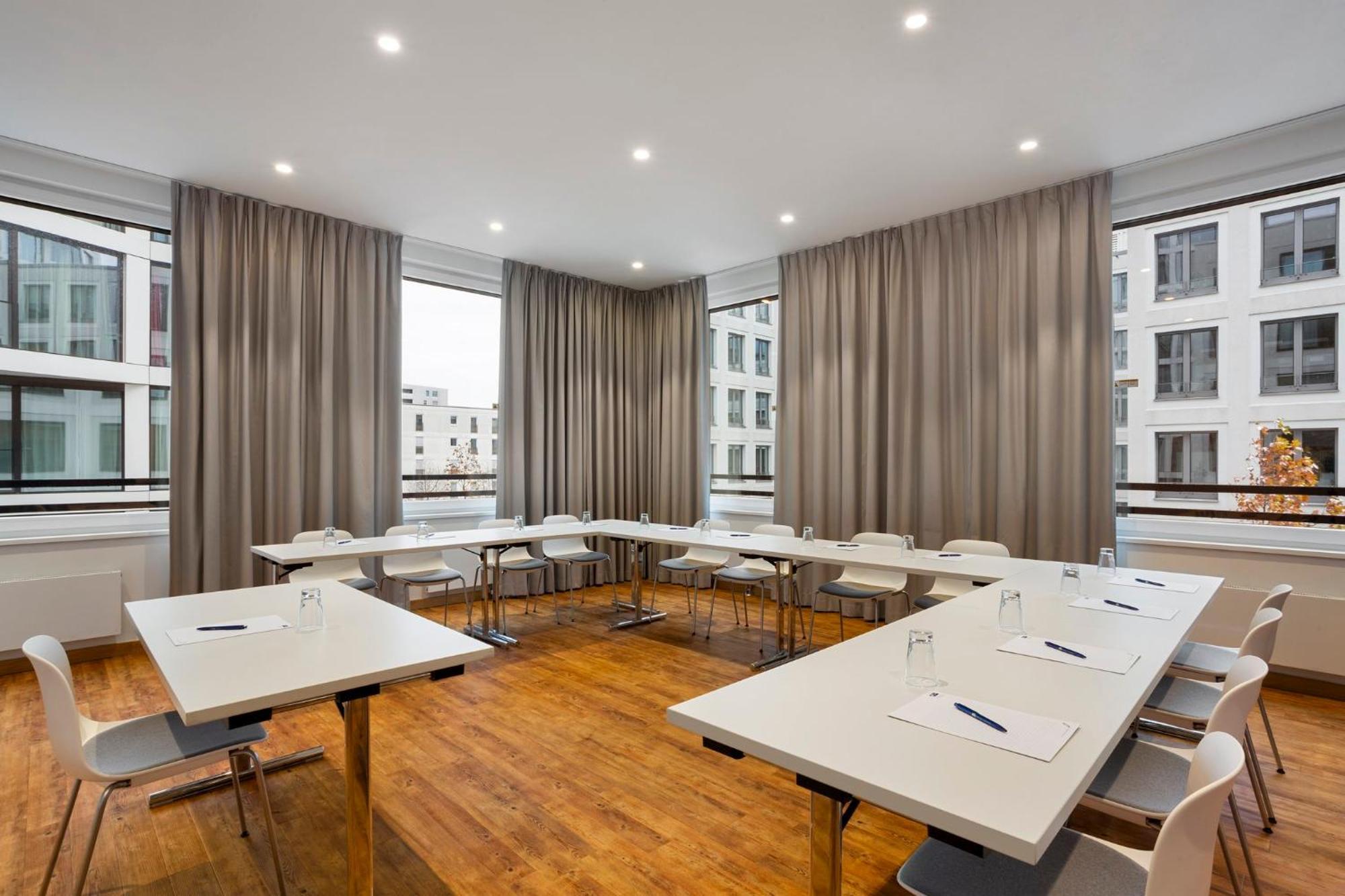 Holiday Inn Express Munich City West By Ihg Hotel