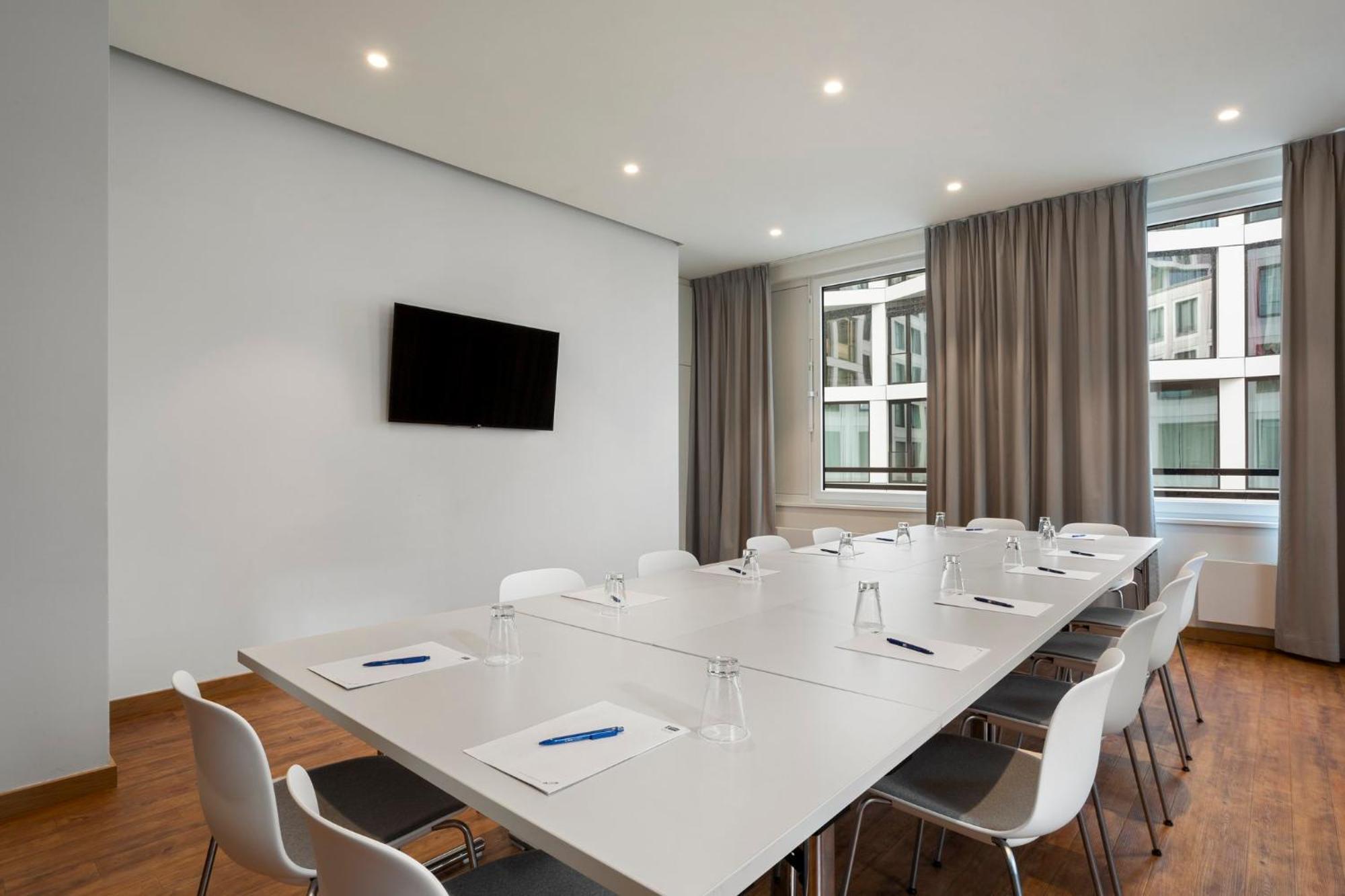 Holiday Inn Express Munich City West By Ihg 3* Munich