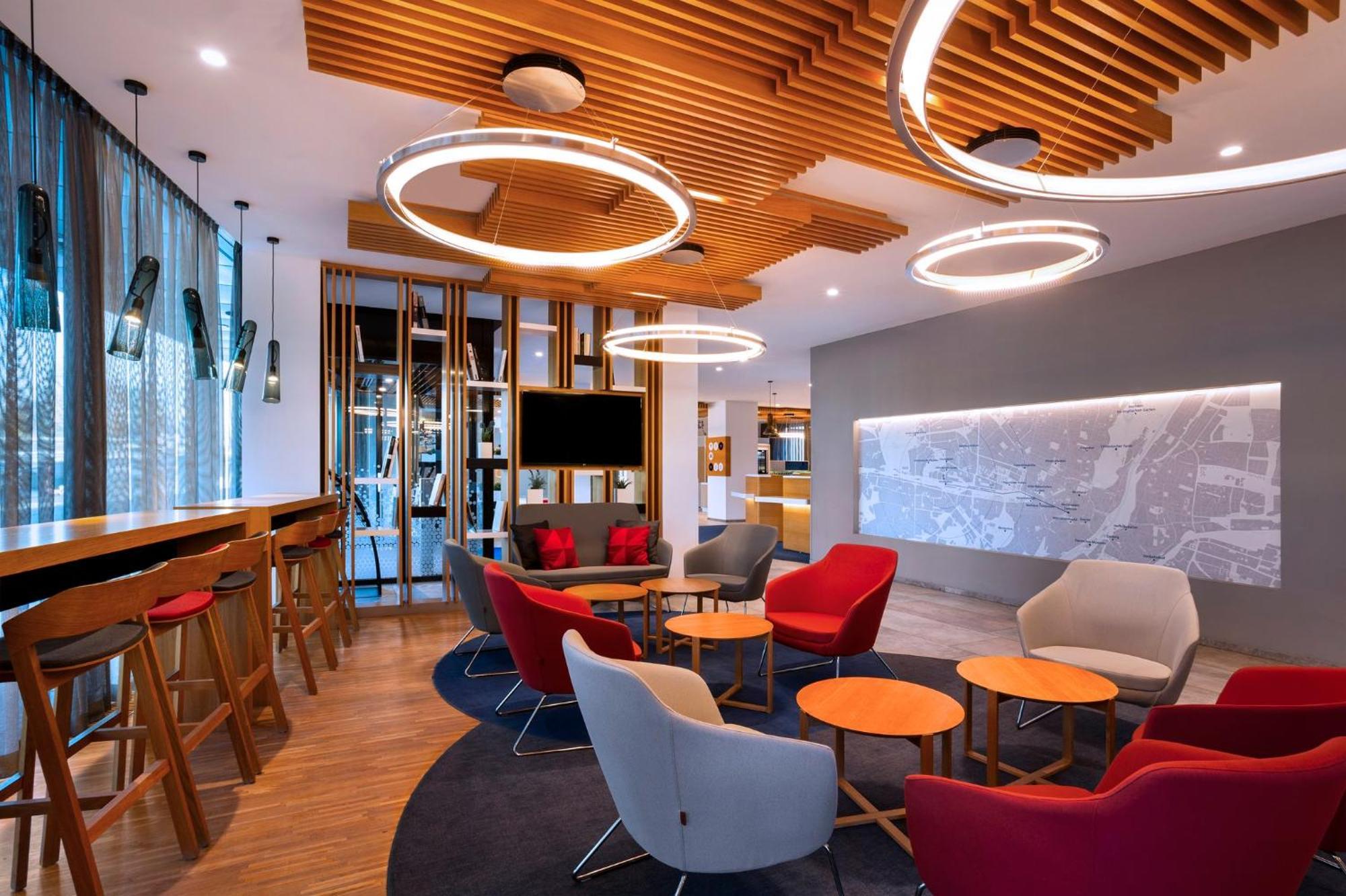 Hotel Holiday Inn Express Munich City West By Ihg 3*
