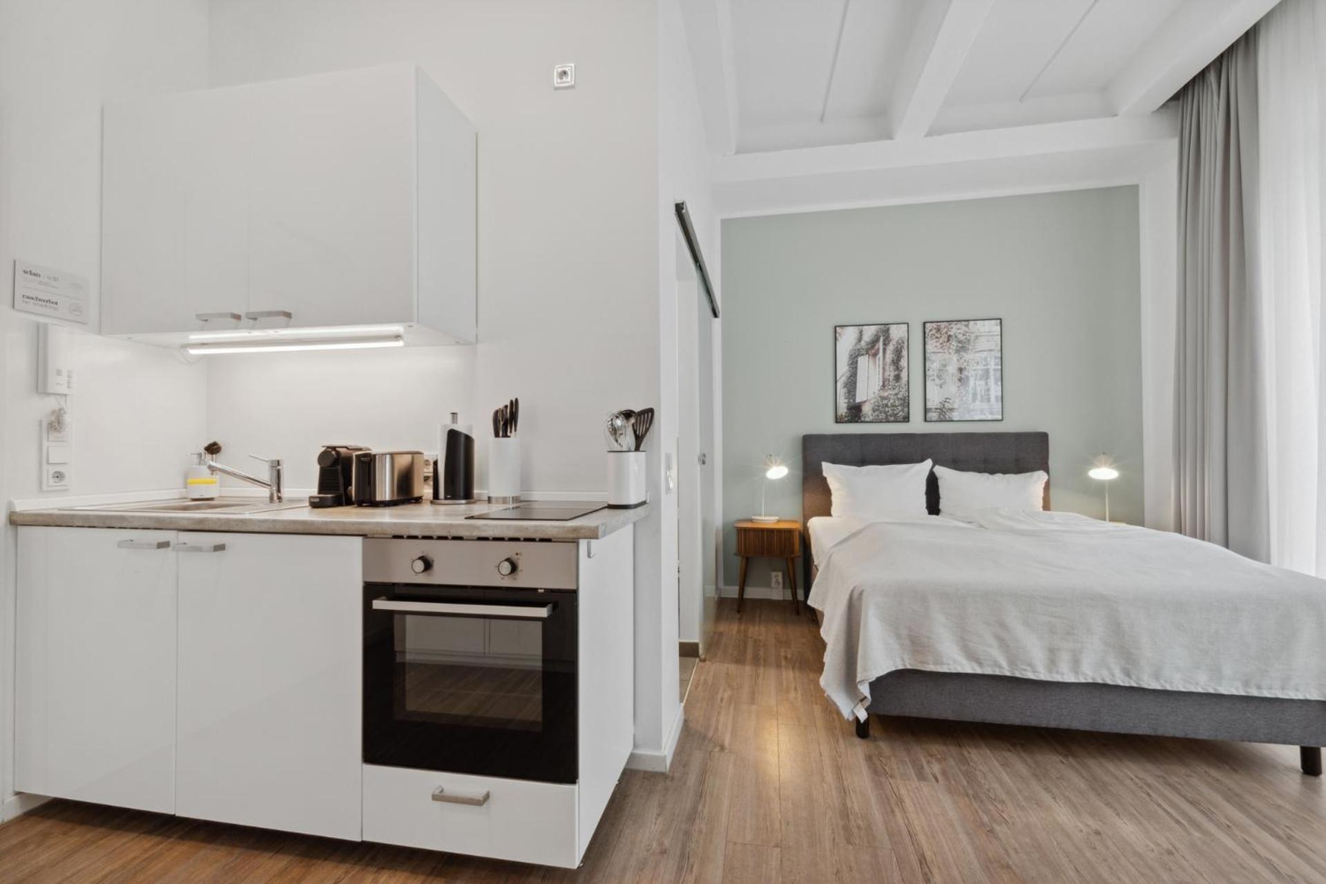 Limehome Fritz-erler Str 4*