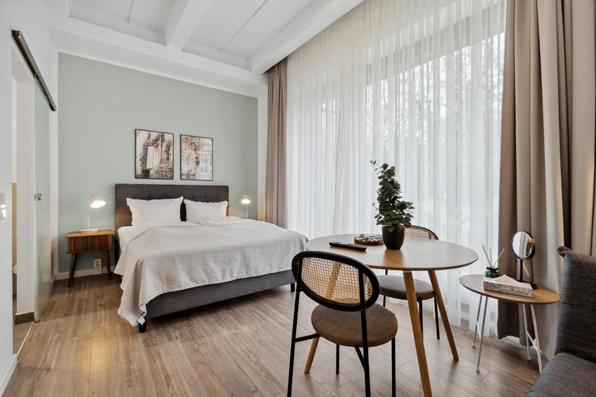 Limehome Fritz-erler Str 4*