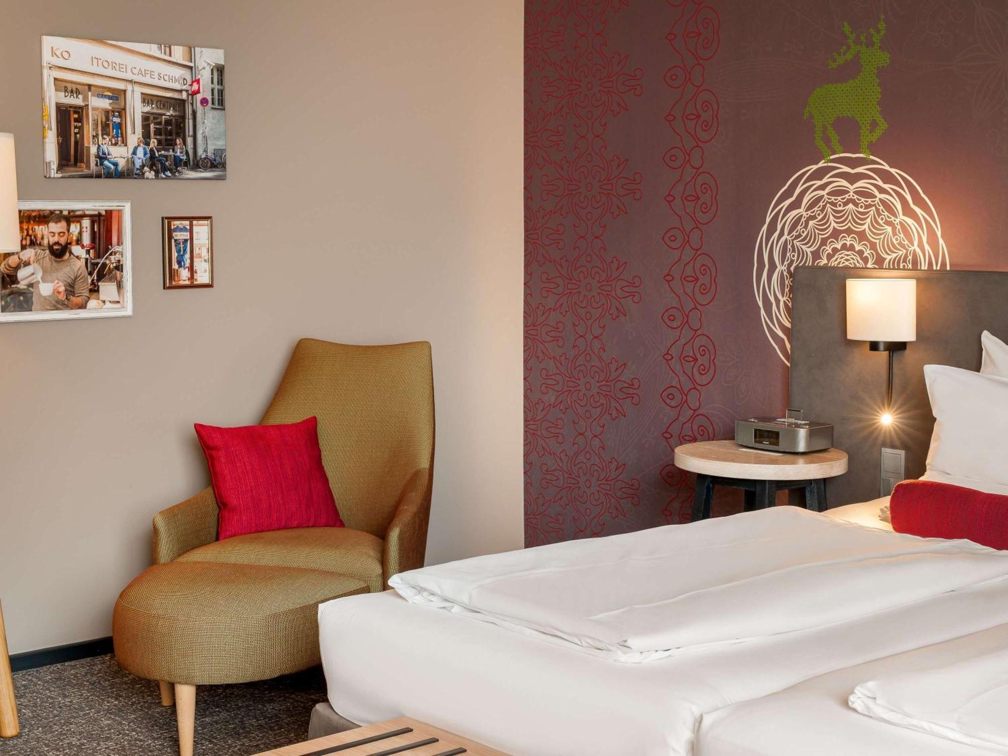 Mercure City Center Hotel 4*