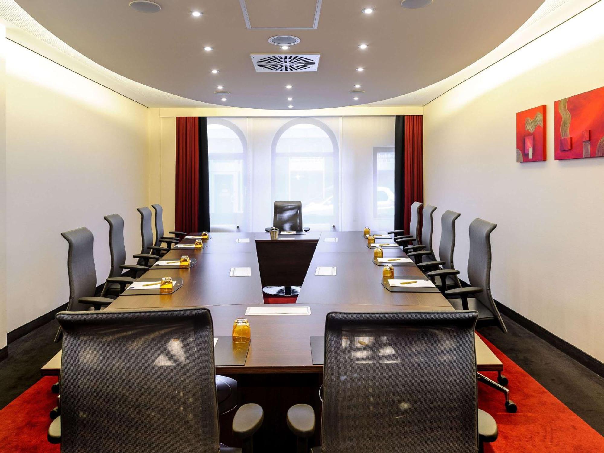Mercure City Center 4*