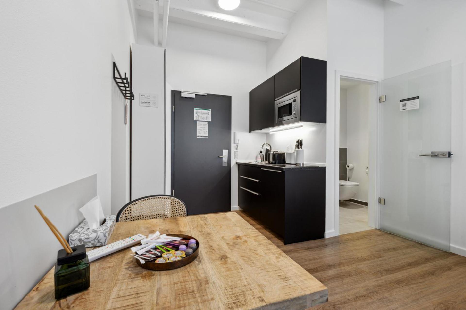 Limehome Fritz-erler Str 4*