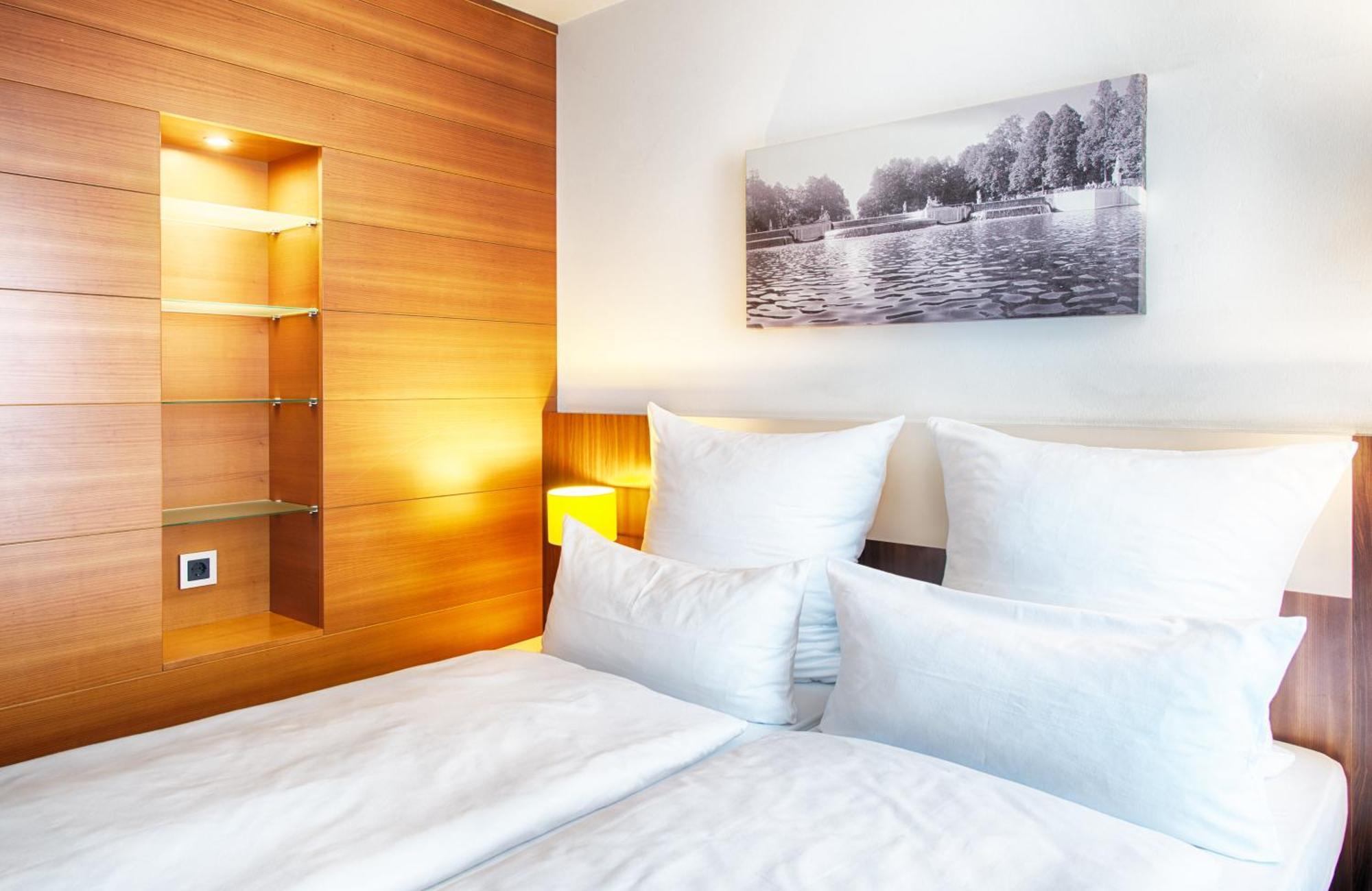 Hotel Leonardo City West