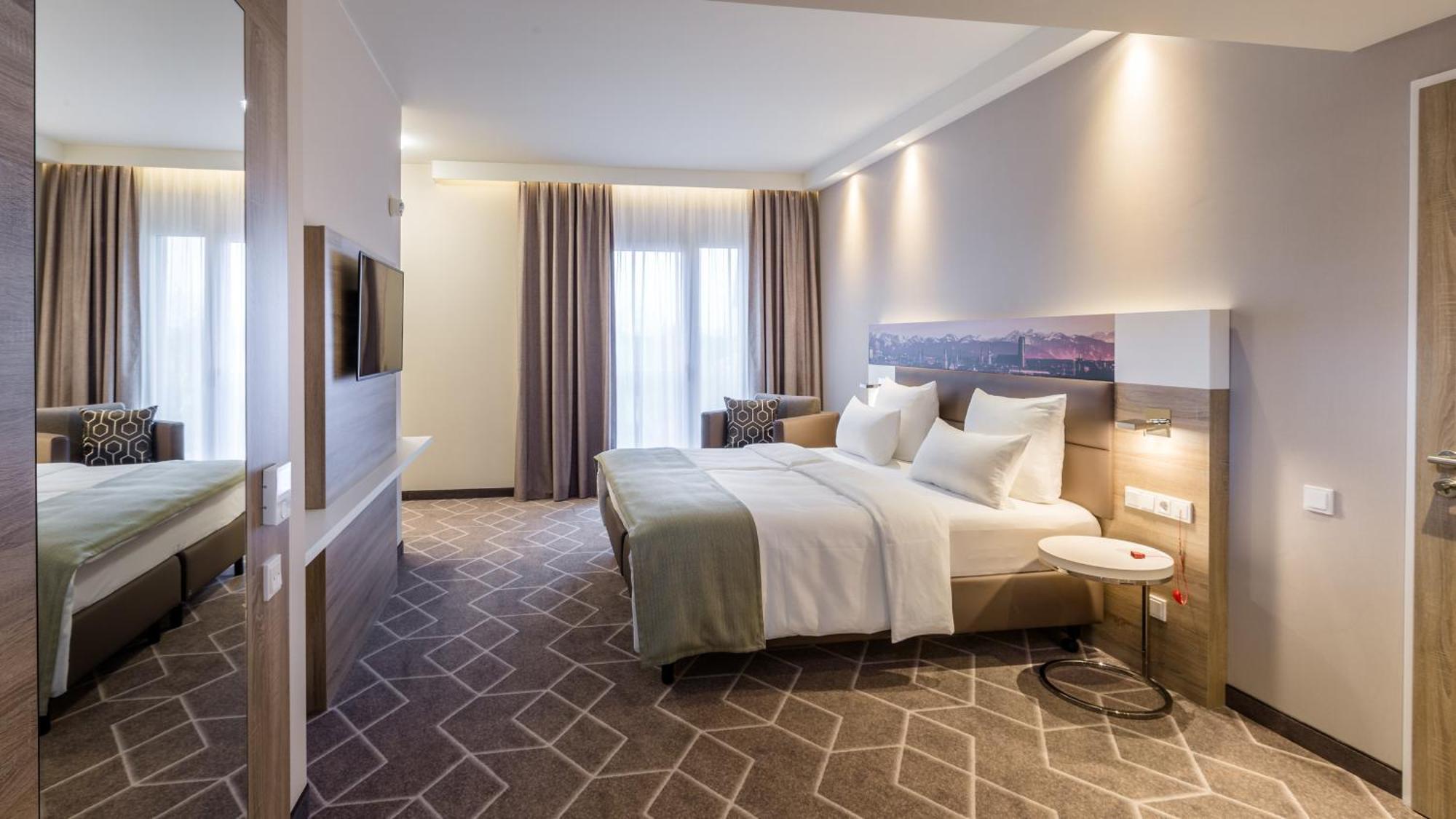 - East, An Ihg 4* Munich