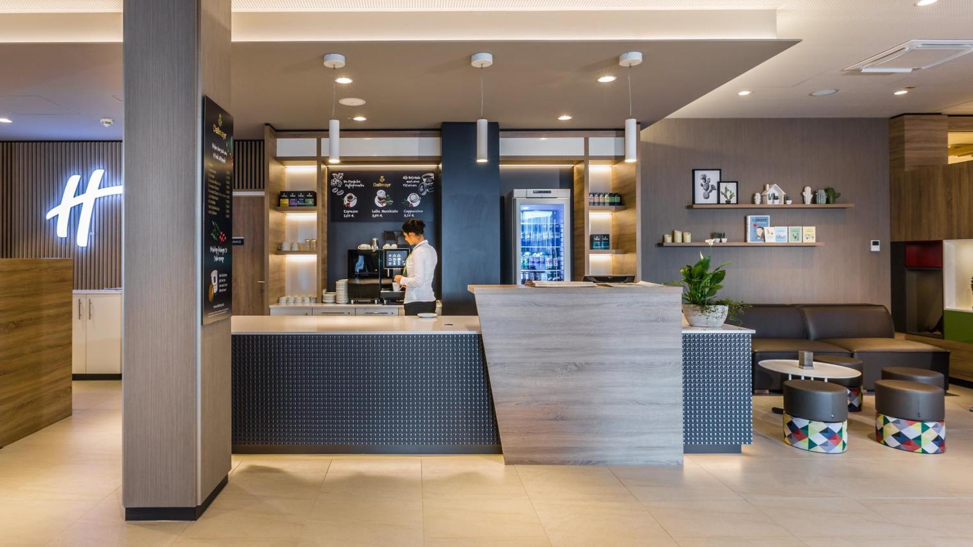 - East, An Ihg Hotel