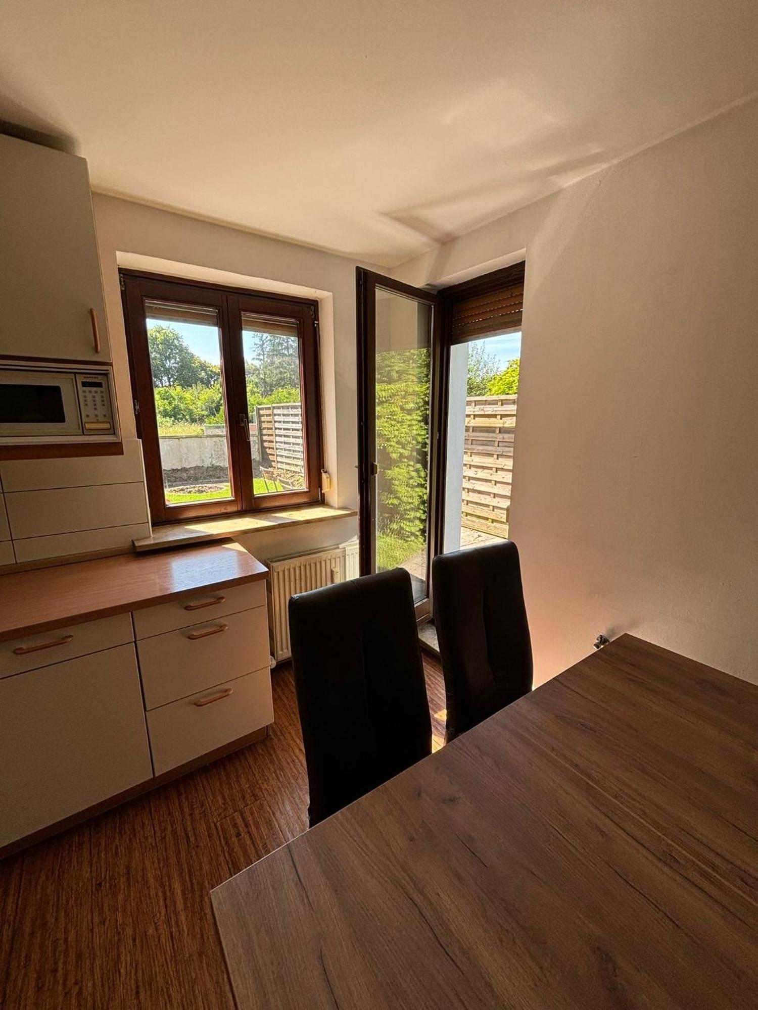 Apartment Erdgeschosswohnung Neben Schloss Blutenburg Mit Privatem Garten München