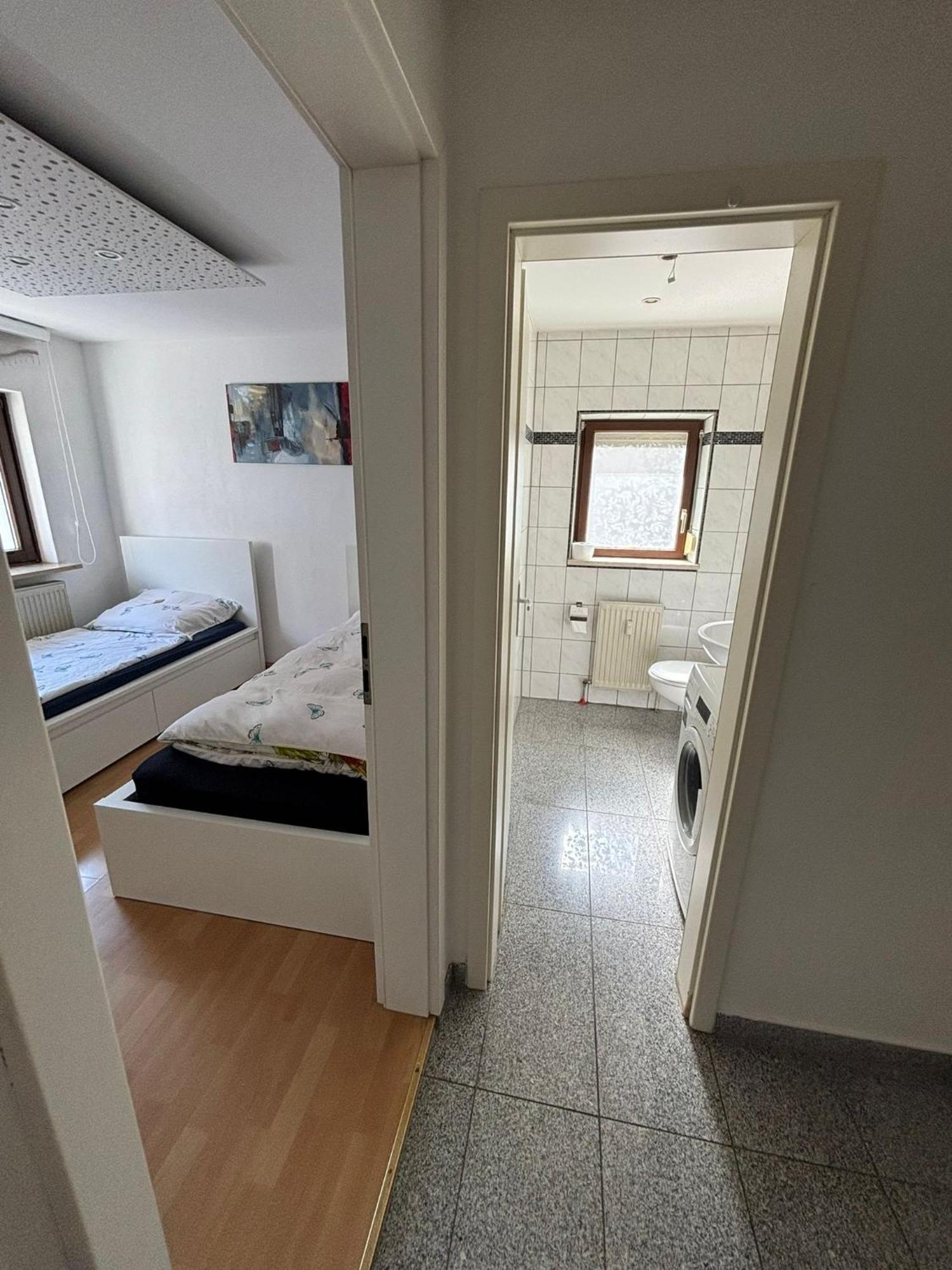 Apartment Erdgeschosswohnung Neben Schloss Blutenburg Mit Privatem Garten *