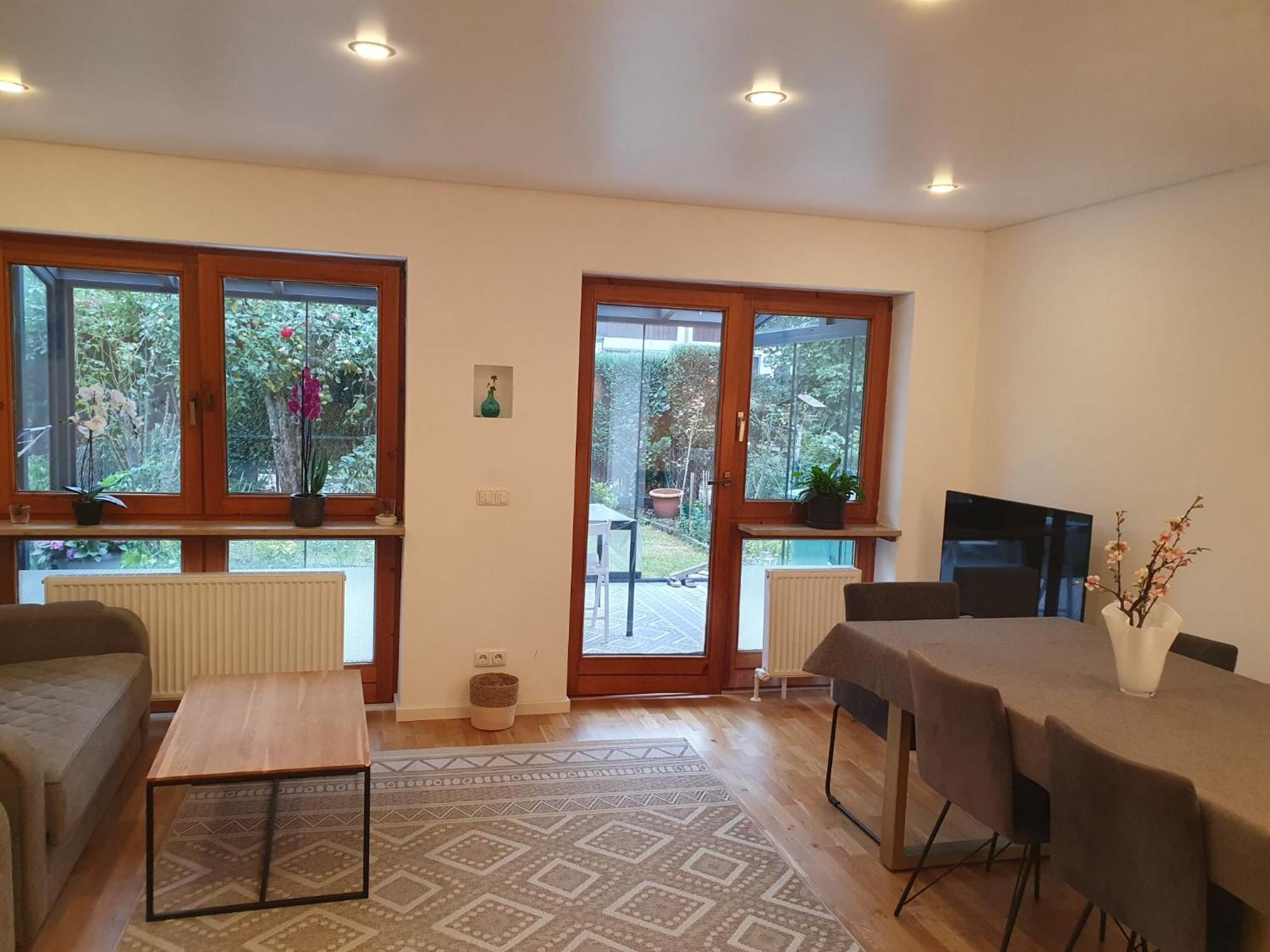 Apartment 80m2 Garten-duplexwohnung In Altperlach *
