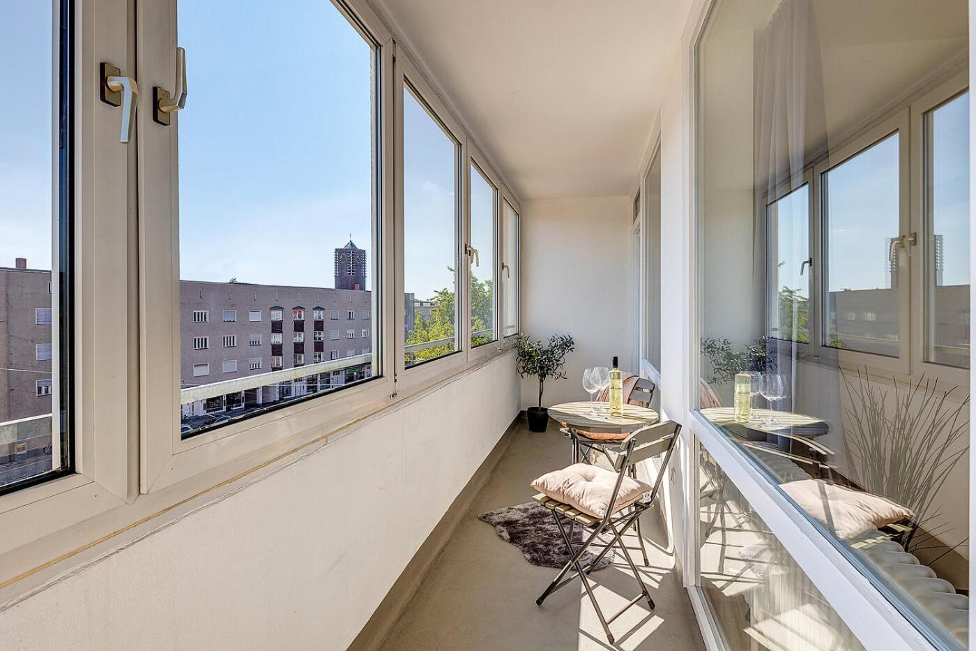 2br In Schwabing- What'app - 0034-635-520-036 - For Reservations! Apartment *