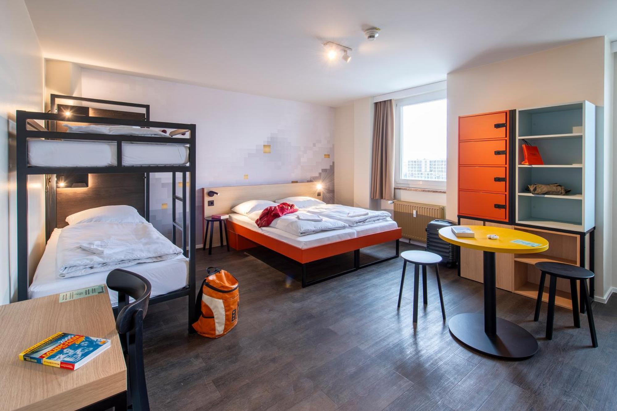 Hotel Meininger Zentrum 3*