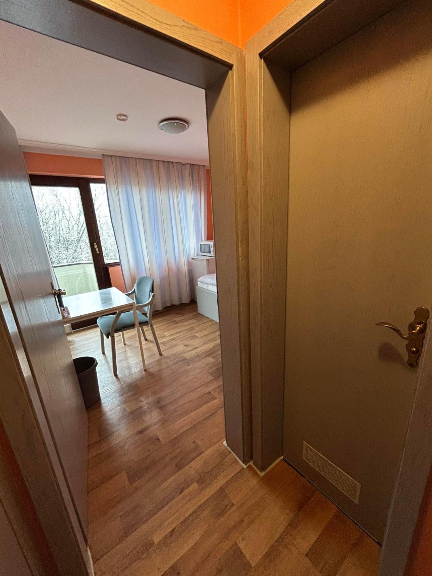 Hostel Budget Munich-aubing *