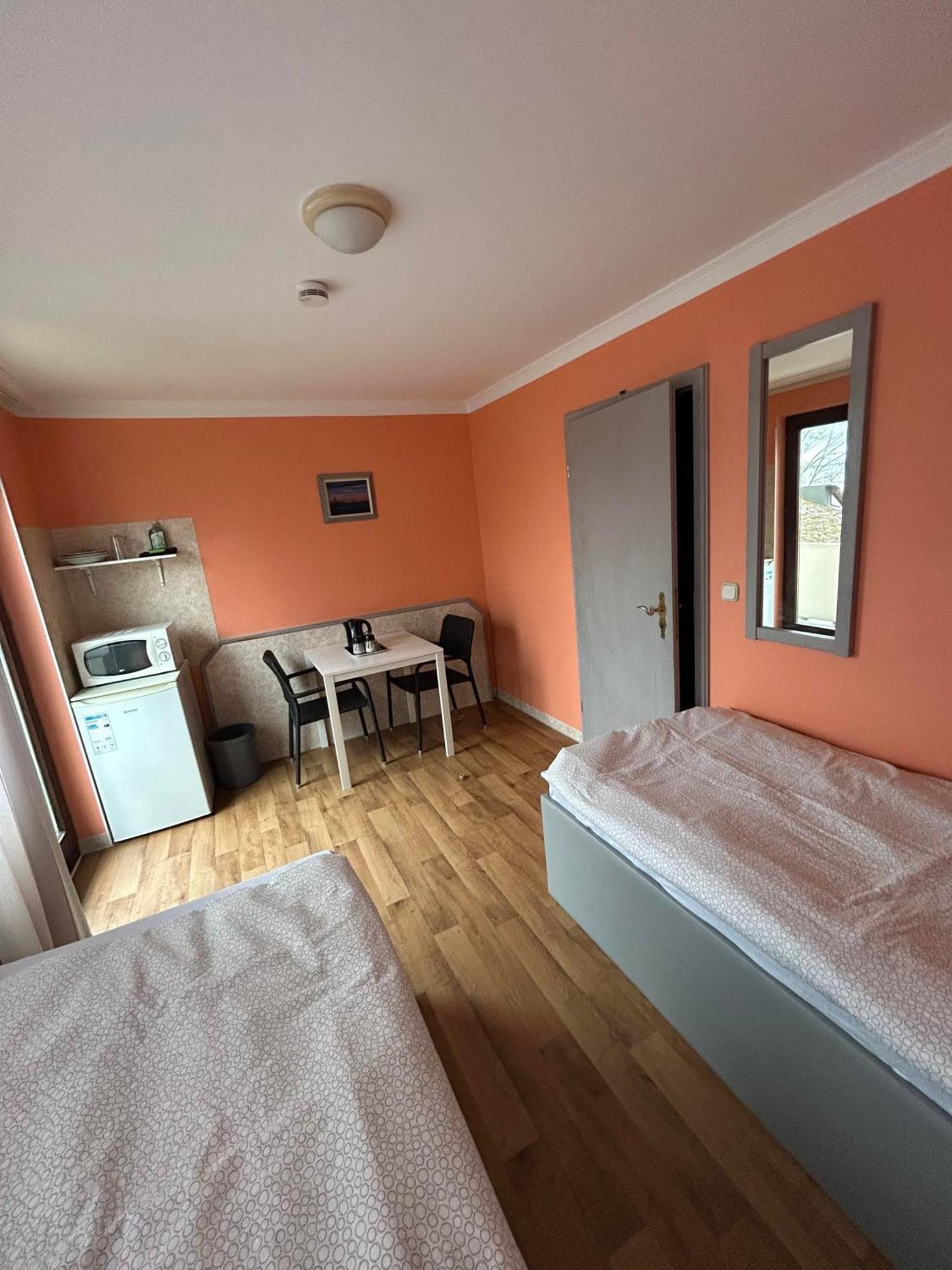 Hostel Budget Munich-aubing *