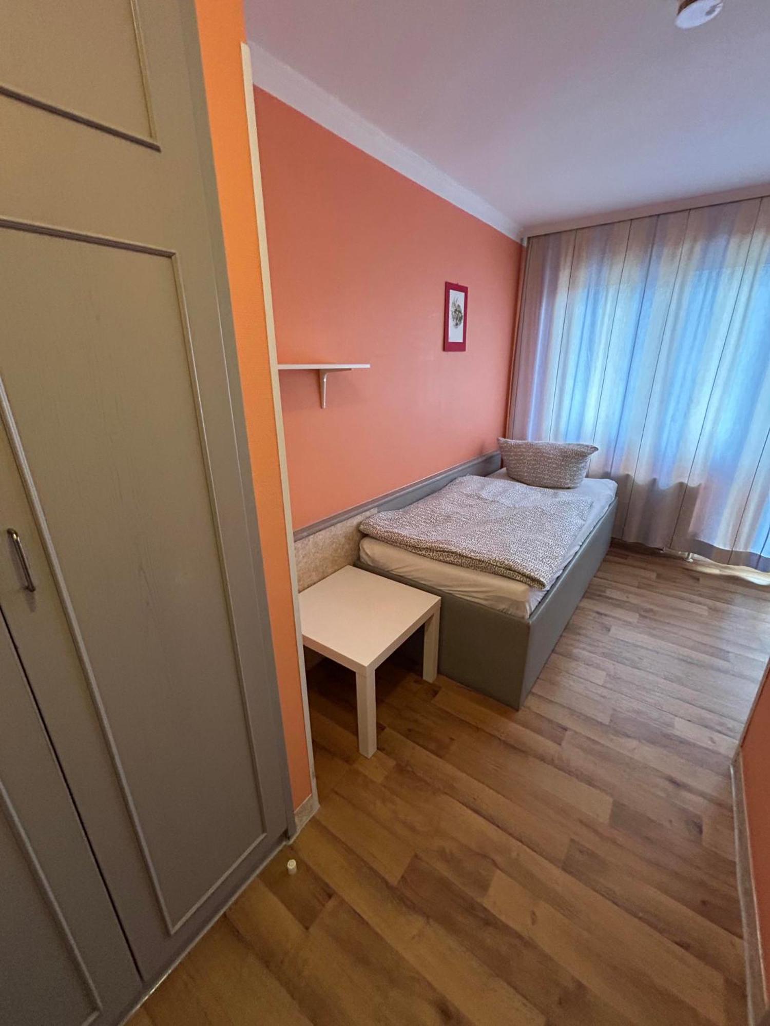 Budget Munich-aubing Hostel *