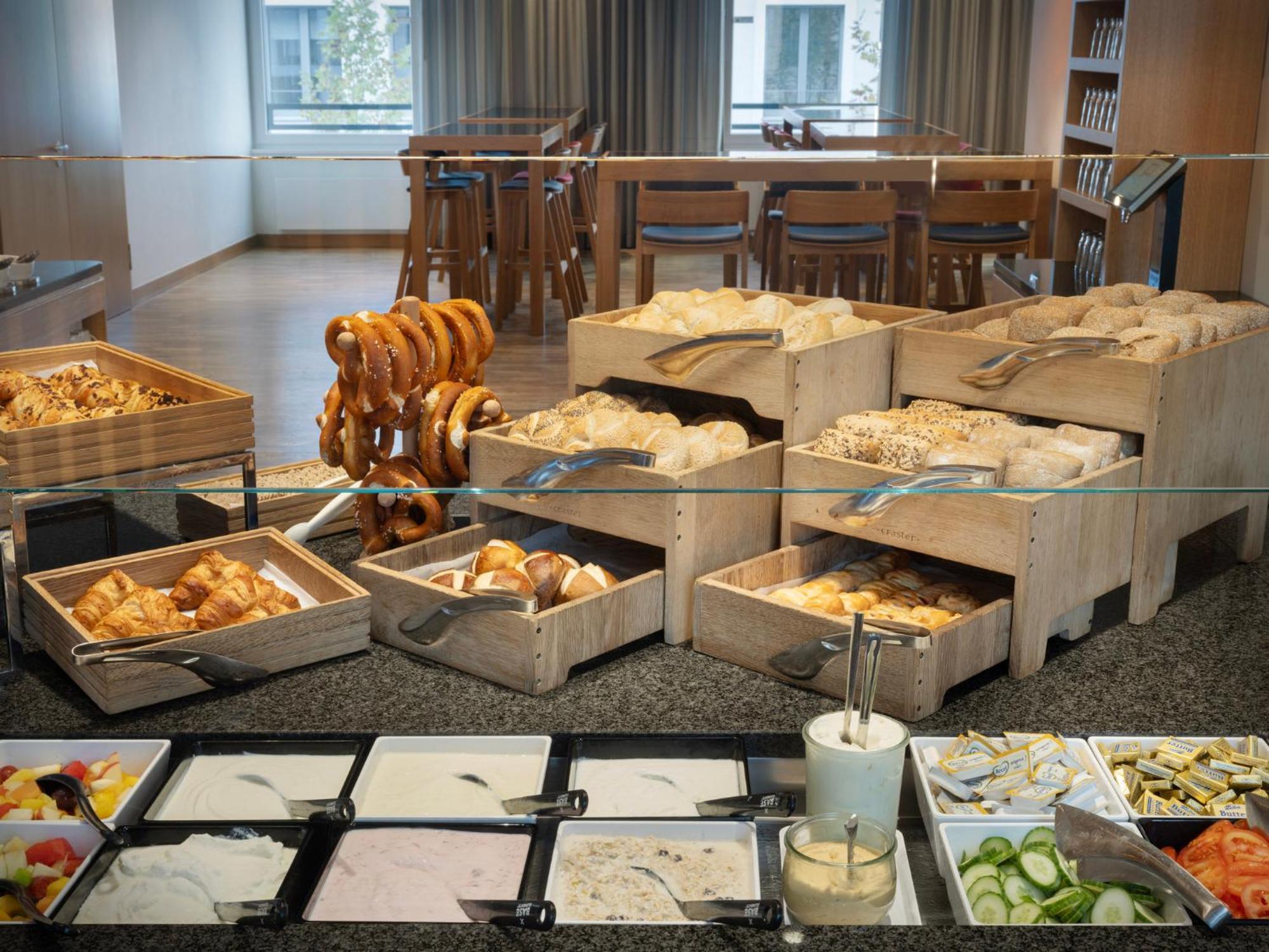 Holiday Inn Express Munich City West By Ihg 3*