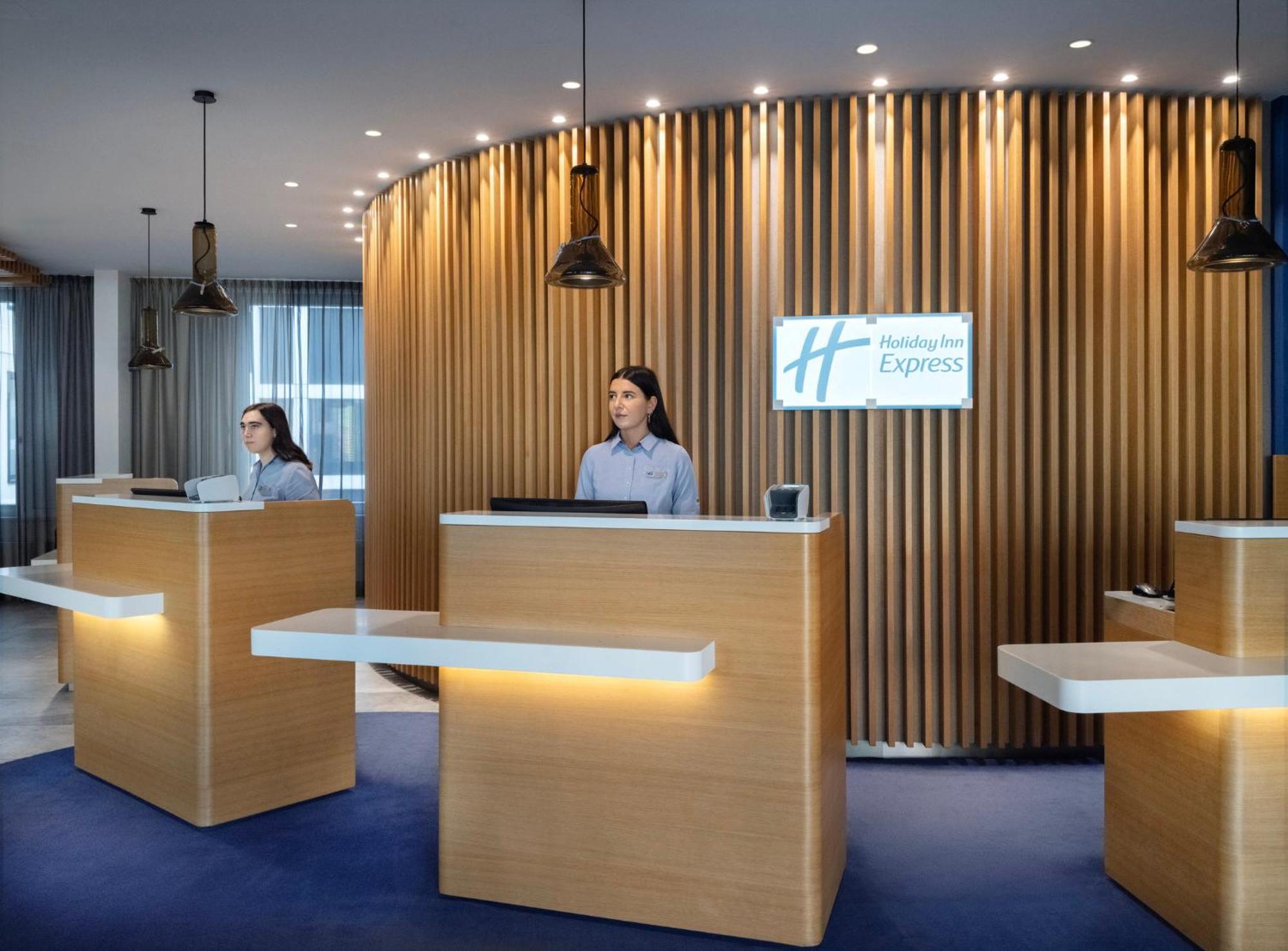 Holiday Inn Express Munich City West By Ihg 3*
