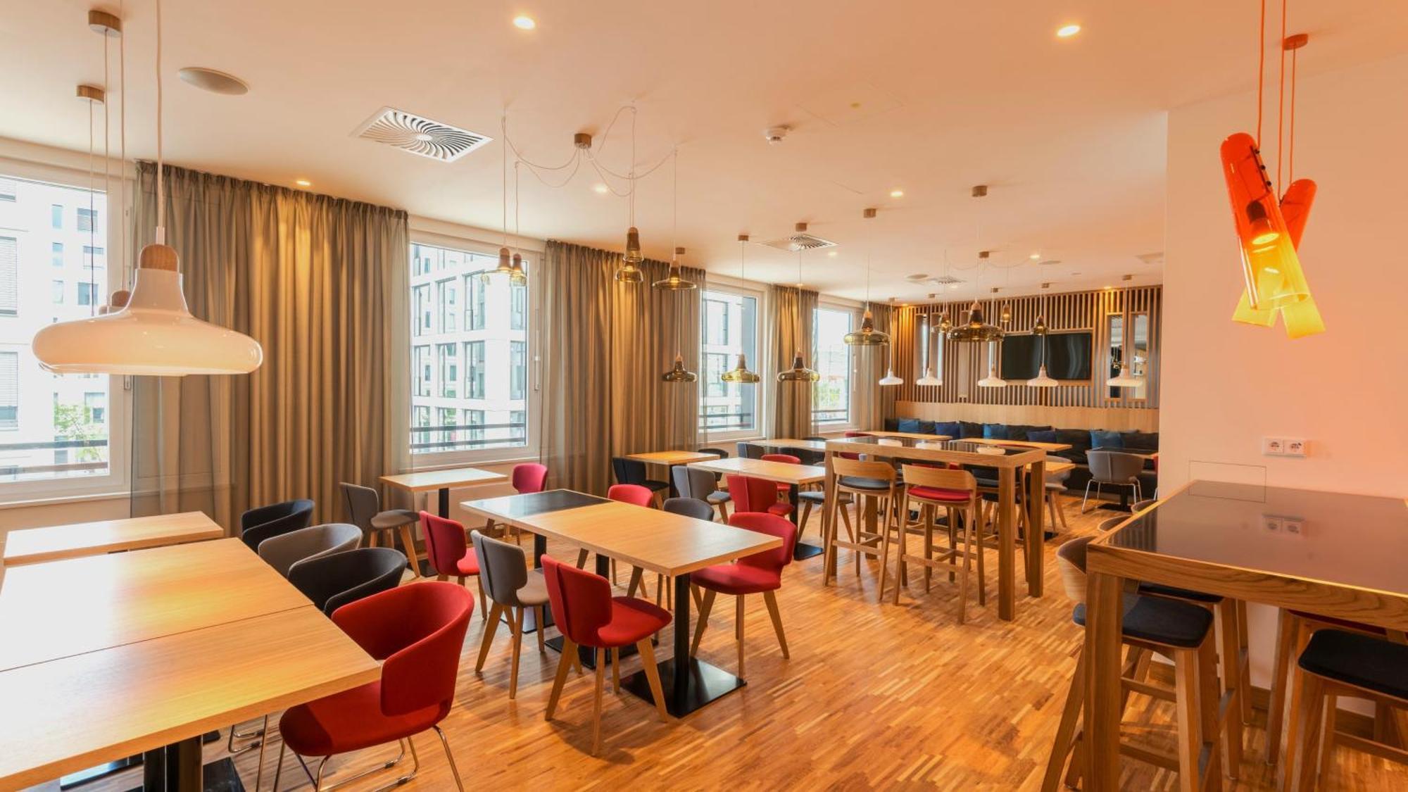 Holiday Inn Express Munich City West By Ihg 3*