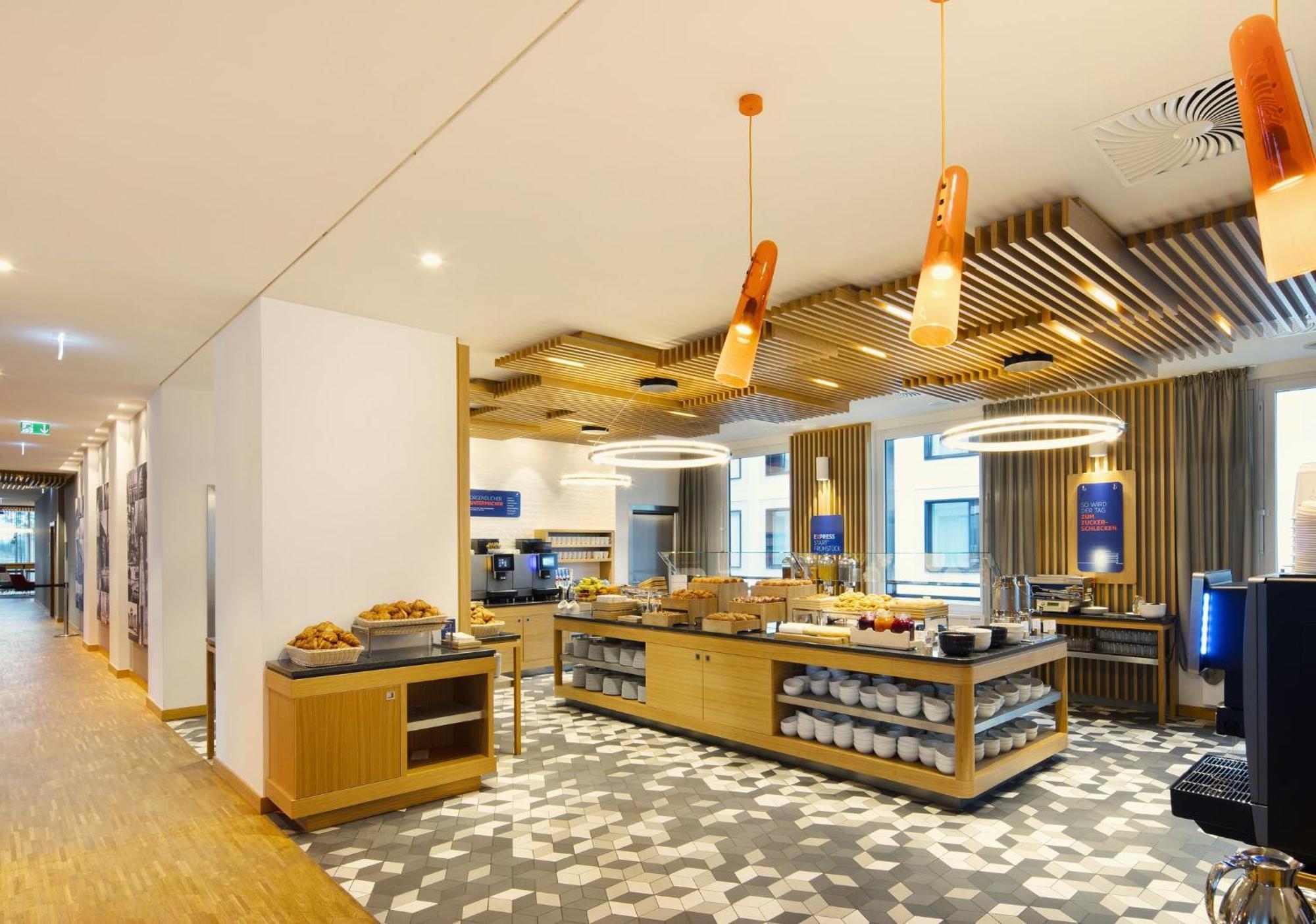 Holiday Inn Express Munich City West By Ihg 3* Munich